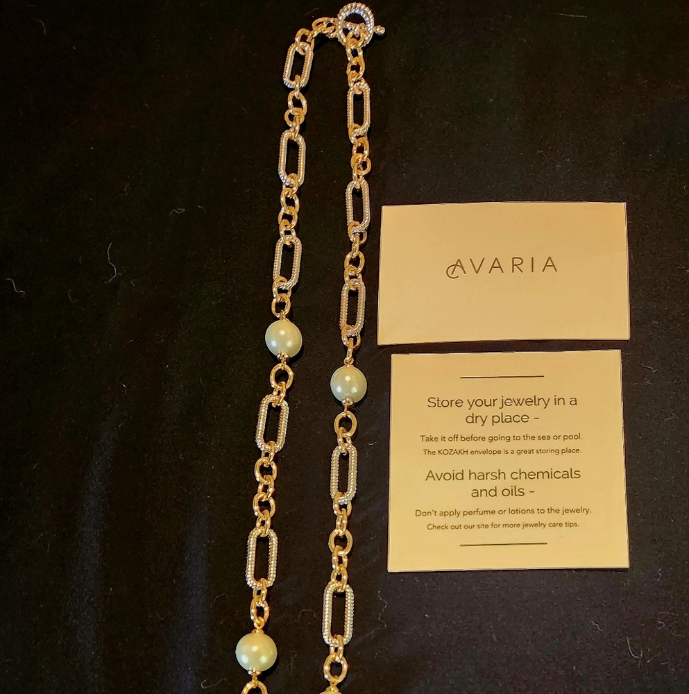 Avaria Vintage Gold,Silver And Fresh Water Pearl Necklace.